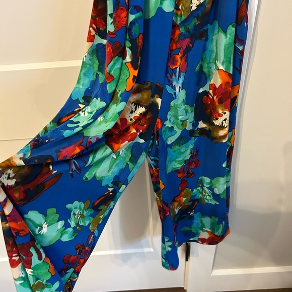 Cupio Vibrant Floral Cold-Shoulder Romper - Picture 4 of 5